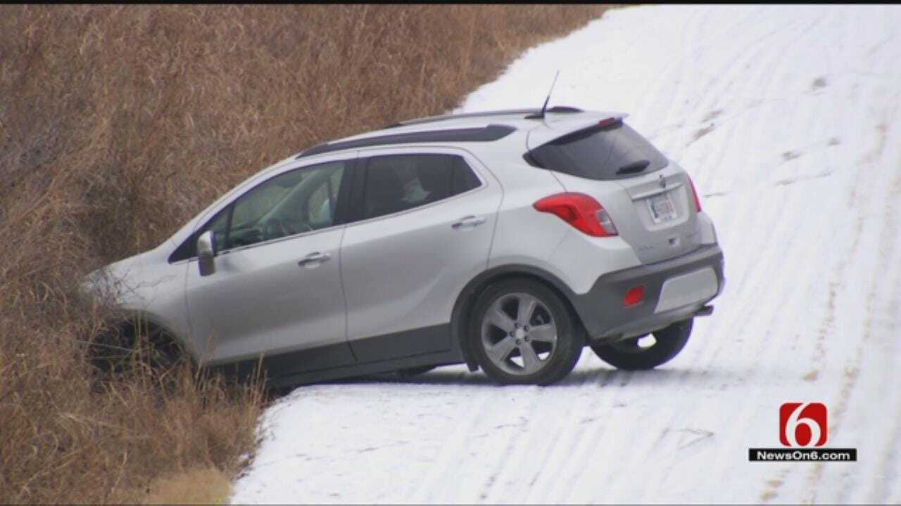 Tulsa Drivers Deal With Slick Side Roads After First Snow Of 2017