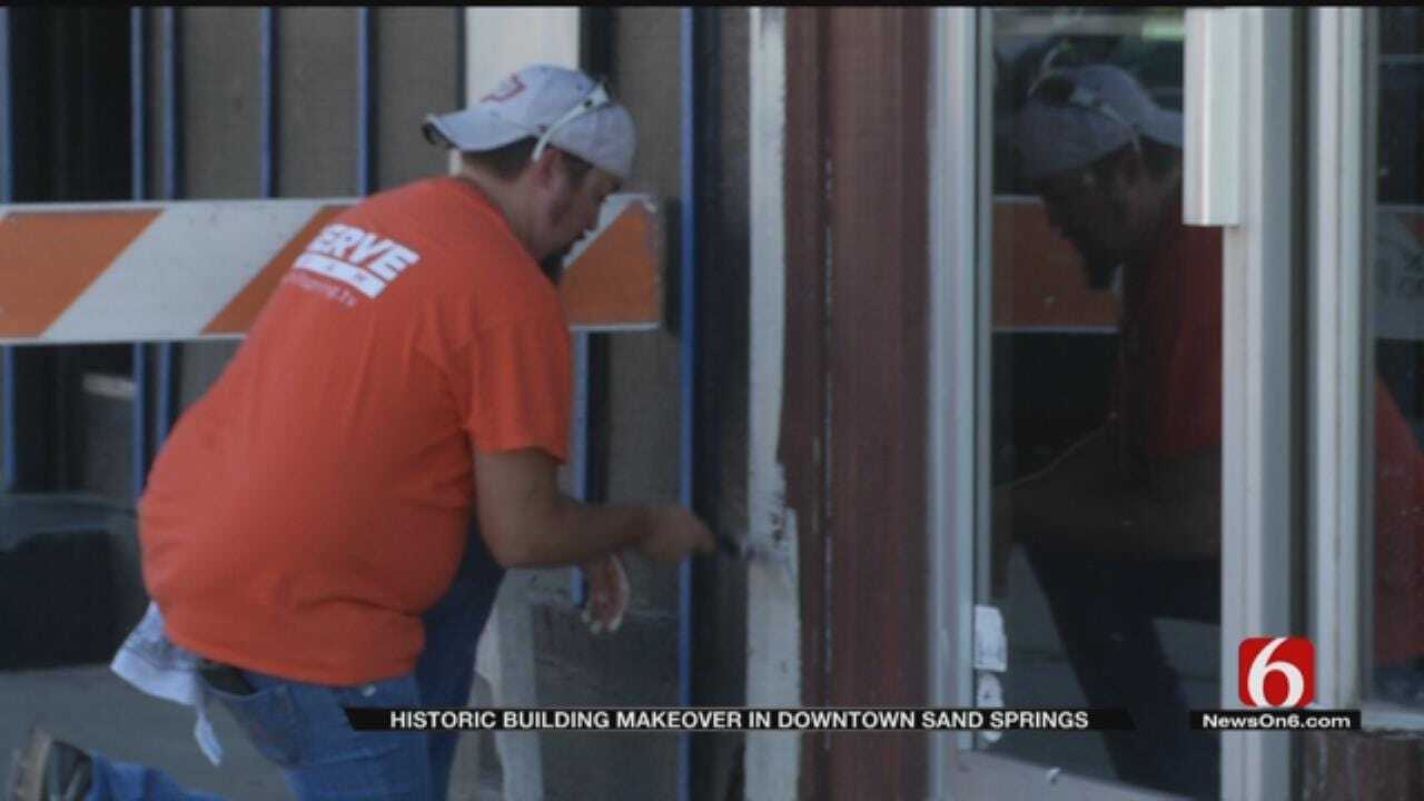 Volunteers Spruce Up Downtown Sand Springs Building