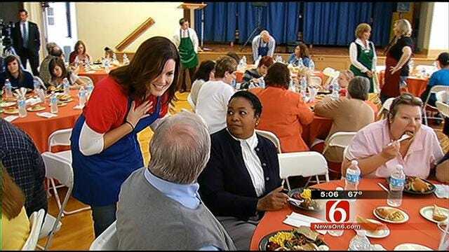 Familiar Faces Serve Up Thanksgiving Meal To Tulsa Street School Students