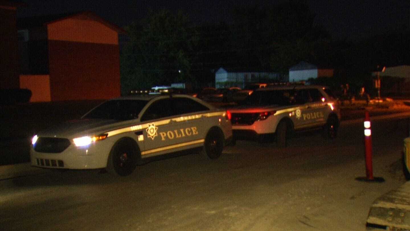 Police Investigate Early Morning Stabbing At Tulsa Apartment