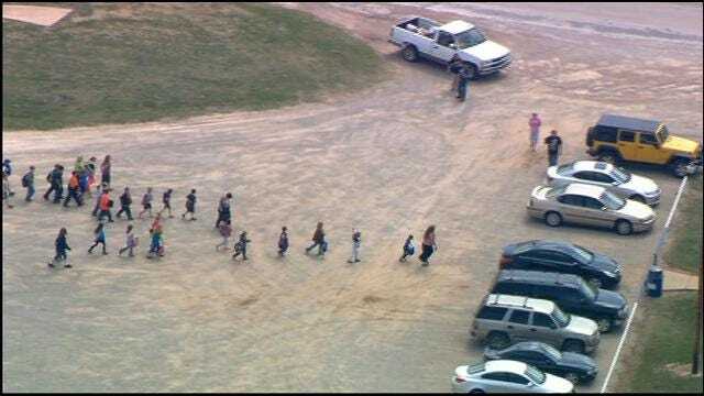 WEB EXTRA: Bob Mills SkyNews 9 HD Over Standoff In Garvin County Part 4