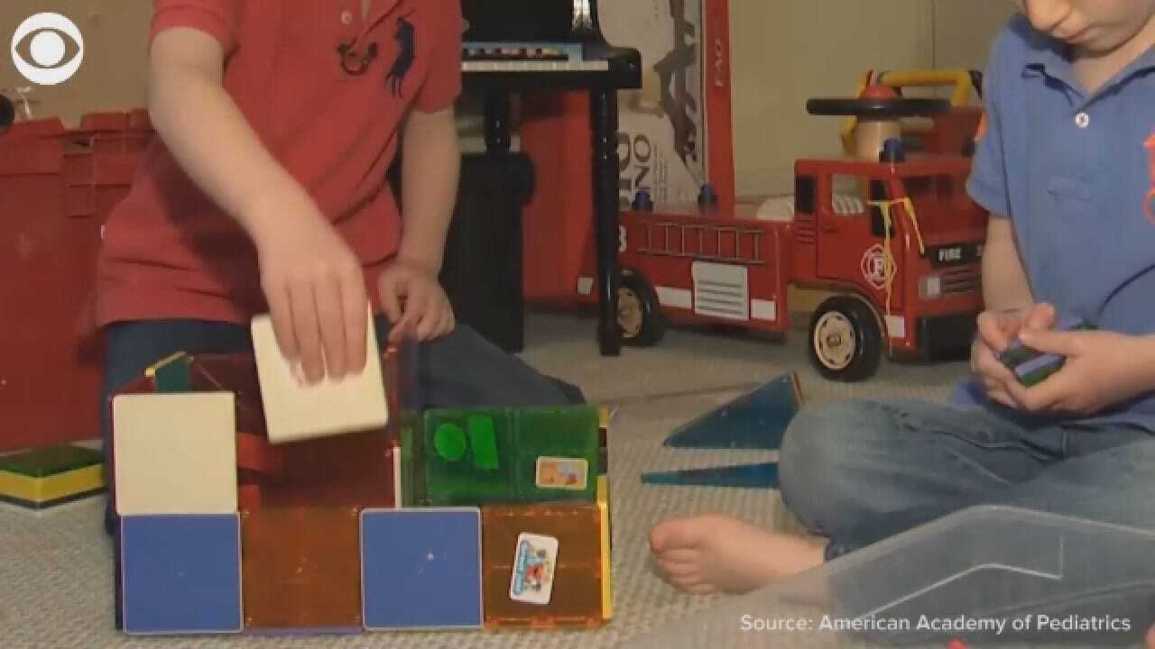 Pediatricians Recommend Parents Go Back To Basics Concerning Children's Toys