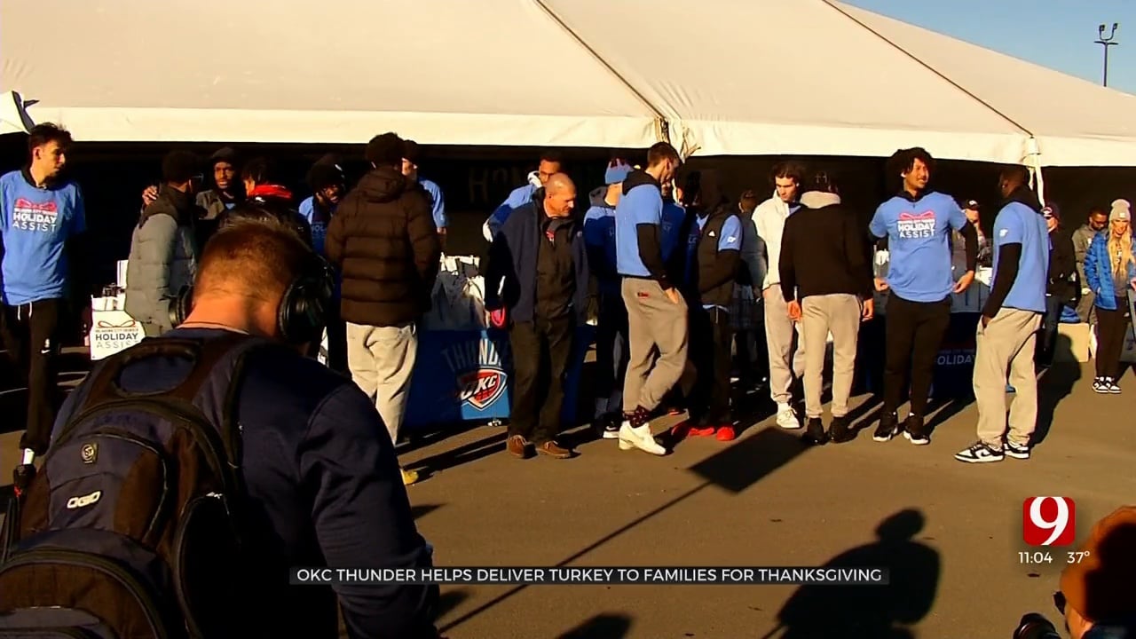 OKC Thunder Help Deliver Turkey To Families For Thanksgiving