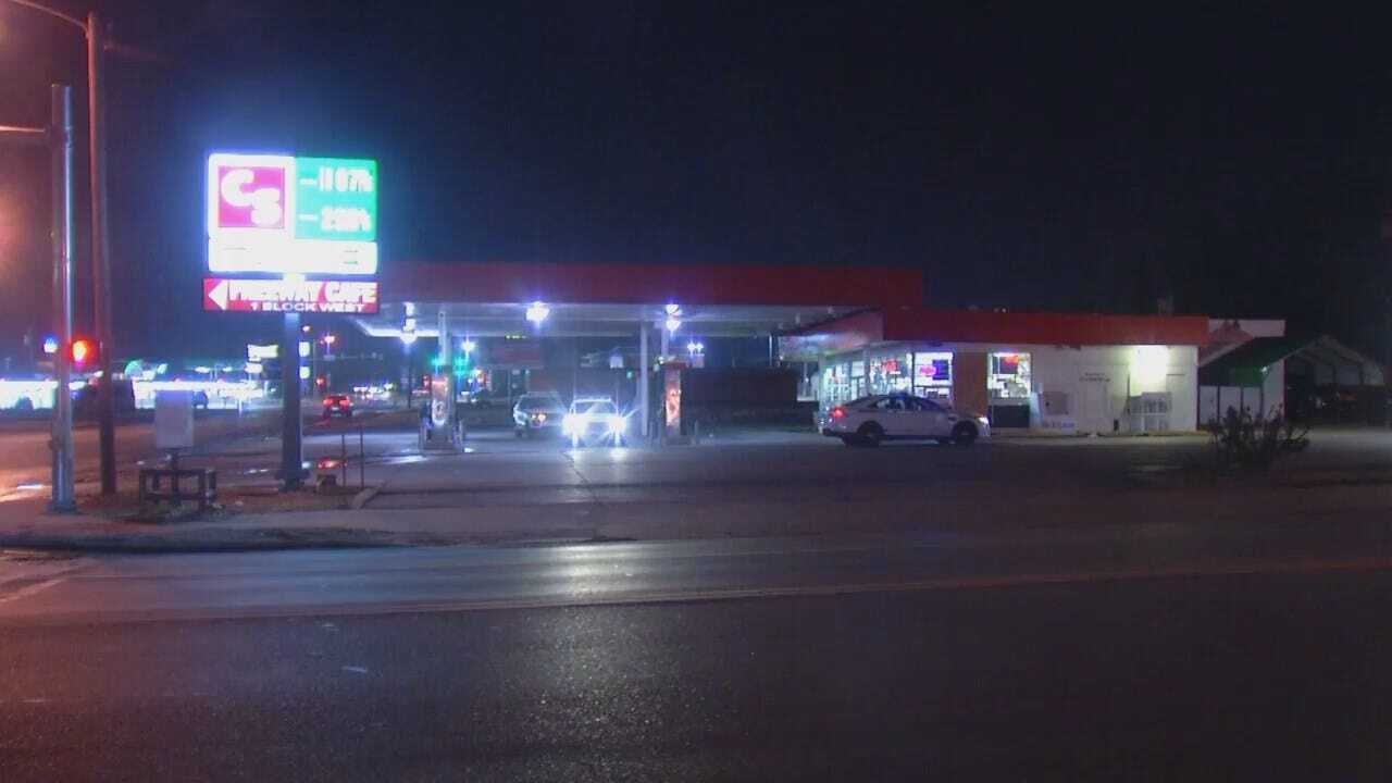 Video From Scene Of Tulsa Convenience Store Robbery