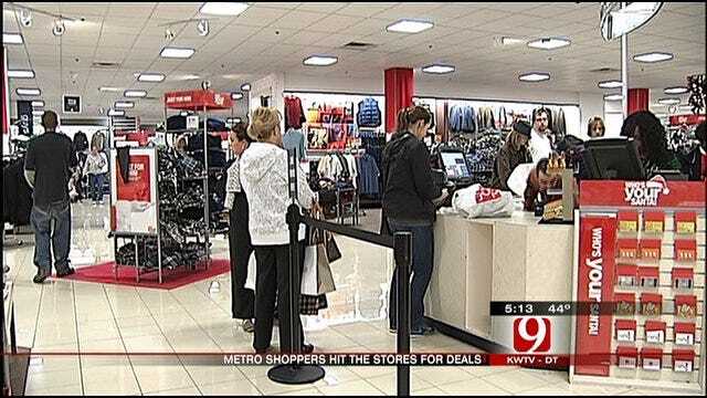 Metro Shoppers Hit The Stores For Good Deals