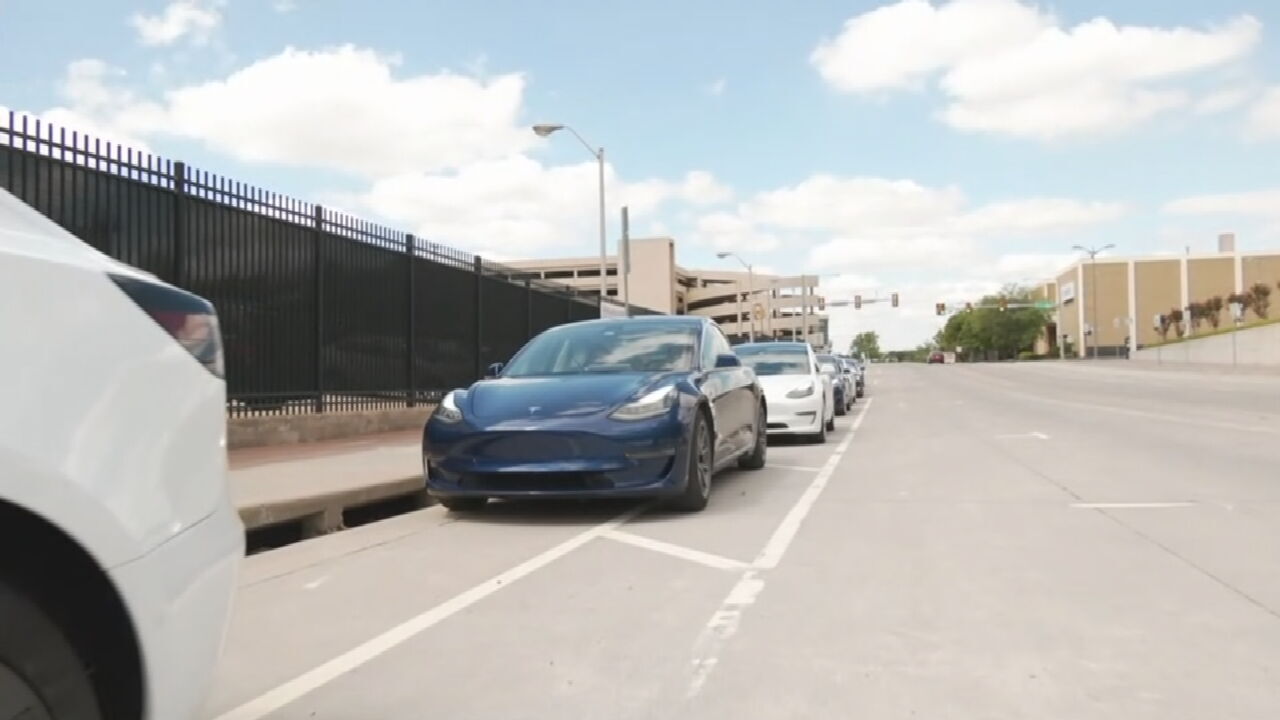 Tesla Drivers Take Over Tulsa In Hopes Of Attracting Car Company