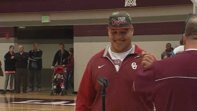 WEB EXTRA: From Jenks, Que Overton Signs To OU, While Carson Epps Signs To Iowa State