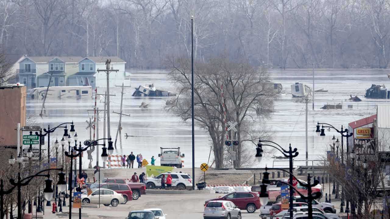 Deadly Midwest Flooding Forces Thousands To Evacuate