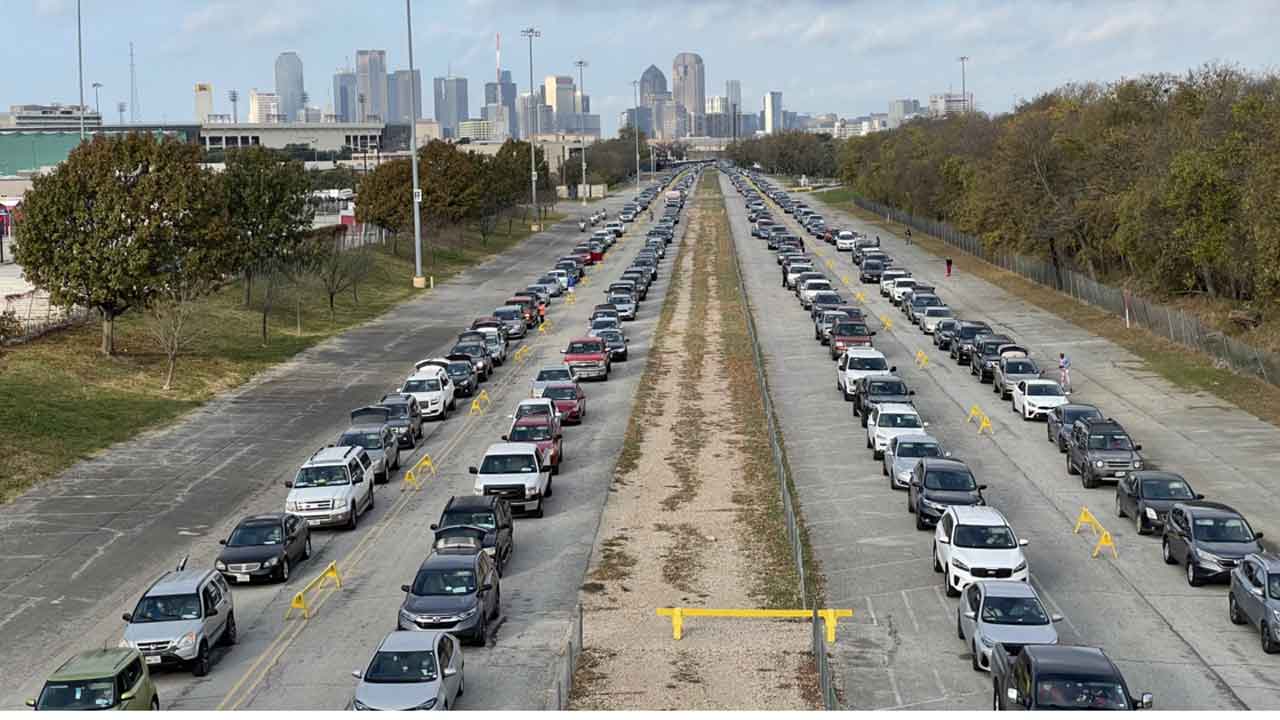 Thousands In Texas Line Up In Cars To Receive Food Before Thanksgiving