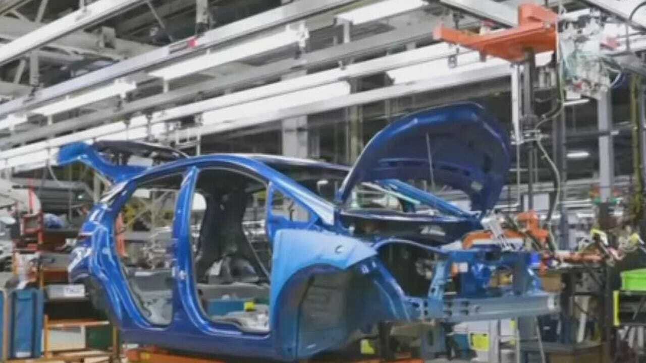 GM Announces Jobs, Electric Vehicle After Trump Criticism