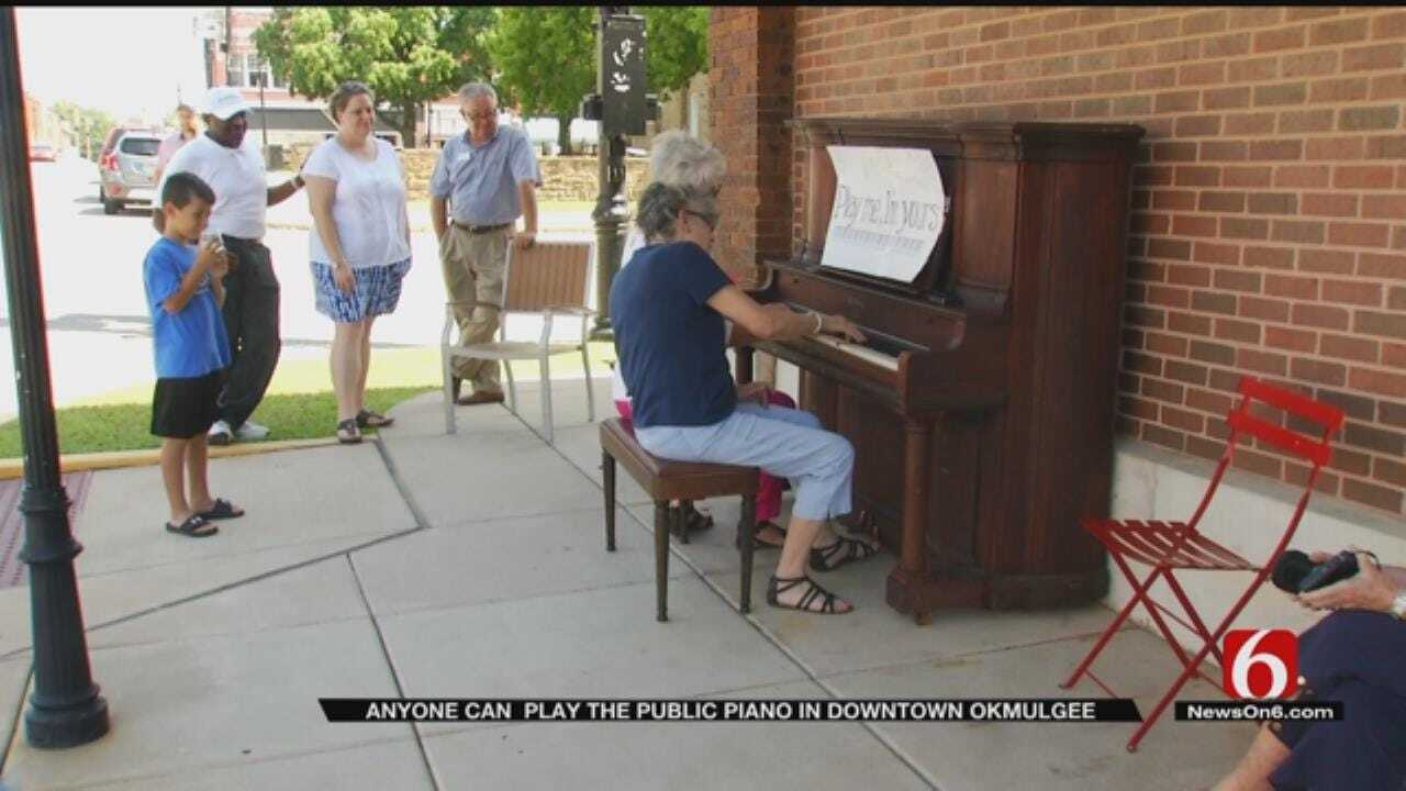 Downtown Community Piano Bringing Smiles, Fun To Okmulgee Residents