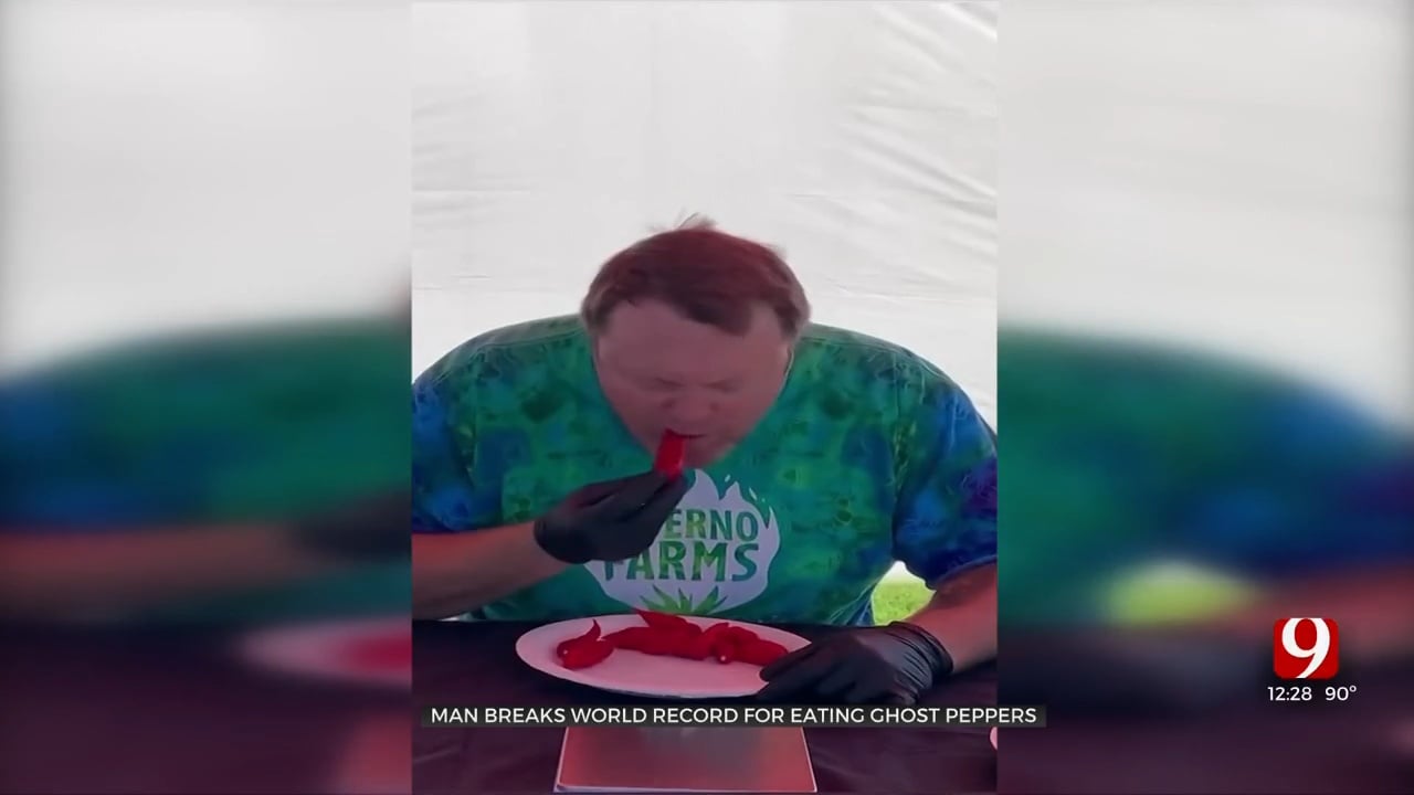 Man Breaks Guinness World Record By Eating 17 Ghost Chili Peppers In 1 Minute