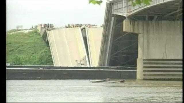 911 Tapes Released Following Webbers Falls Bridge Collapse