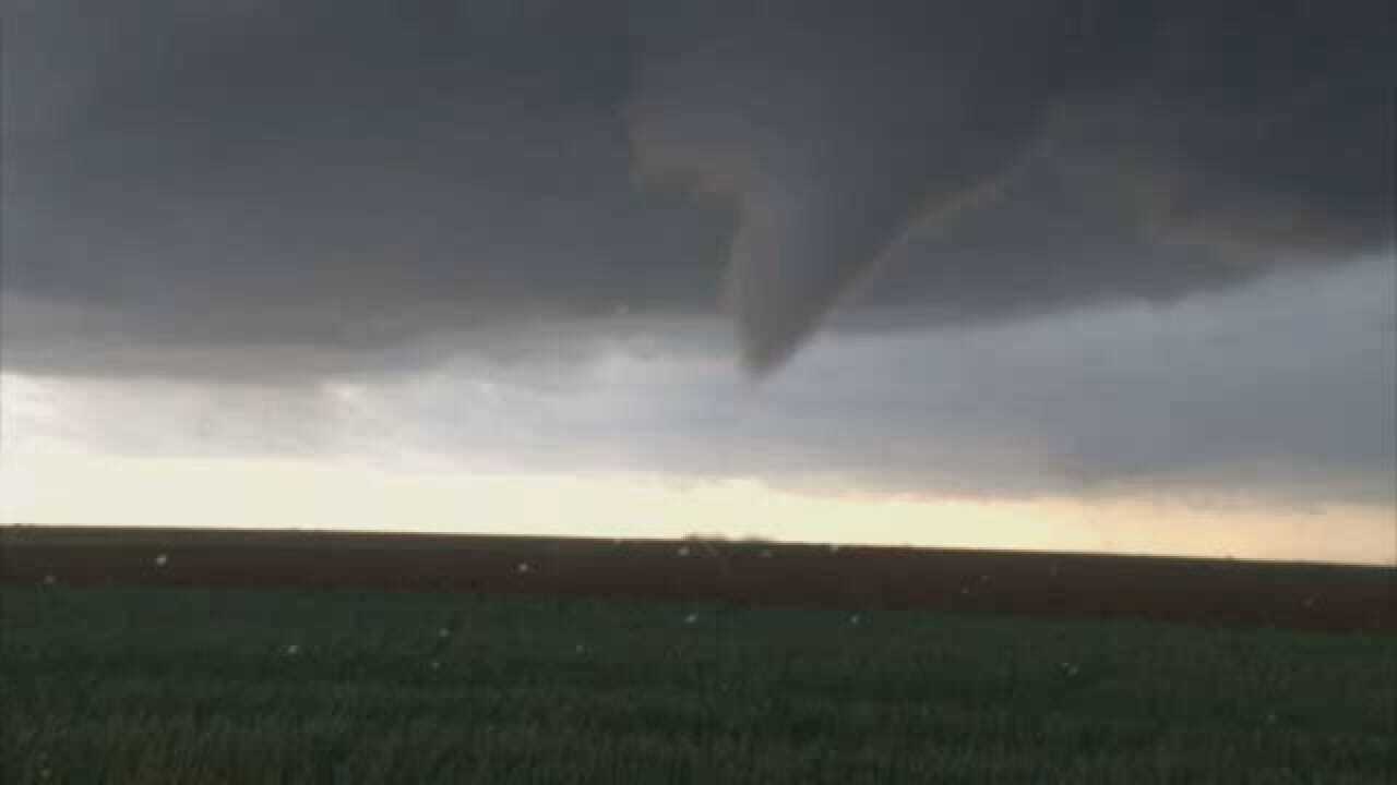 val tornado 4-14 web.wmv
