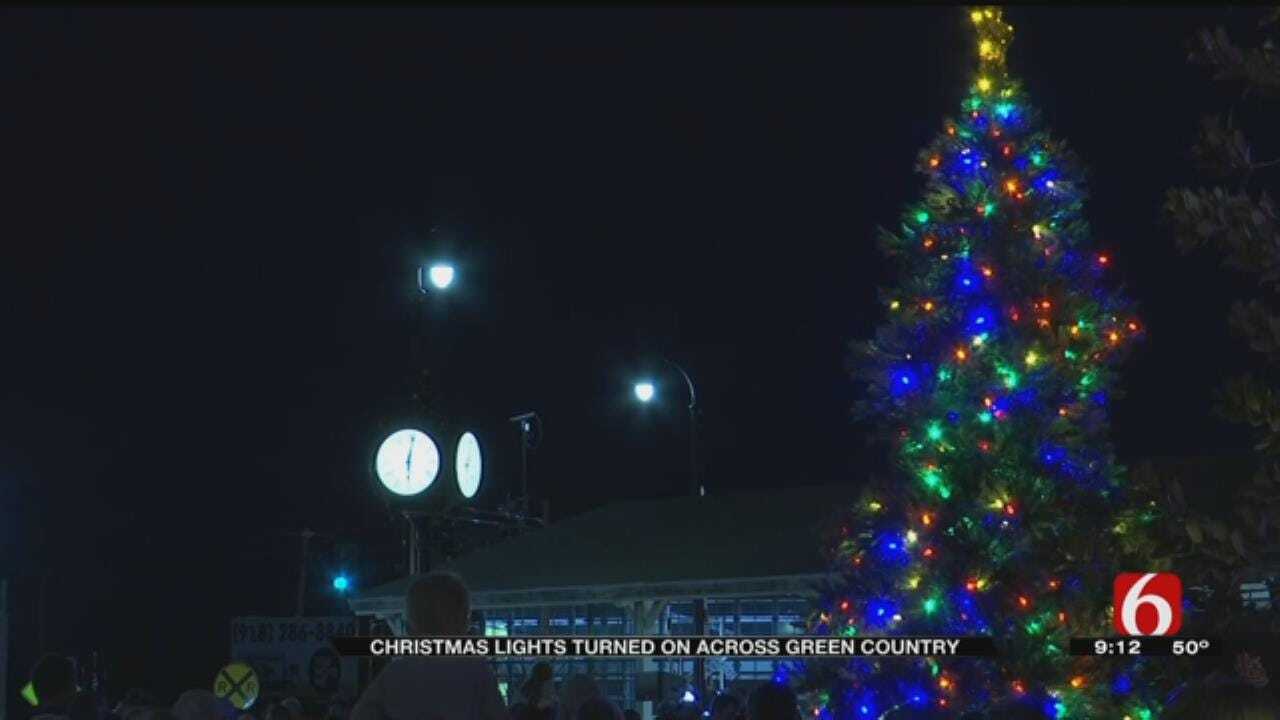 Christmas Lights Go Up Around Green County
