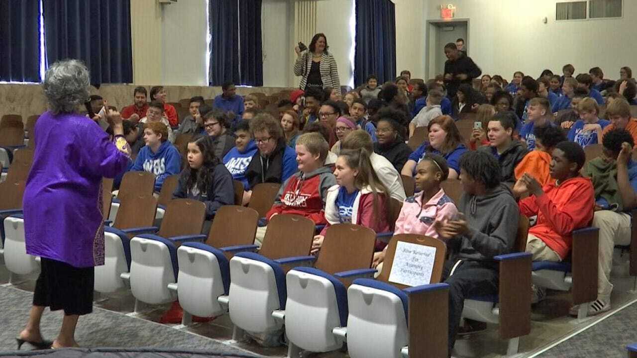 Tulsa Students Visit With Civil Rights Sit-In Participants