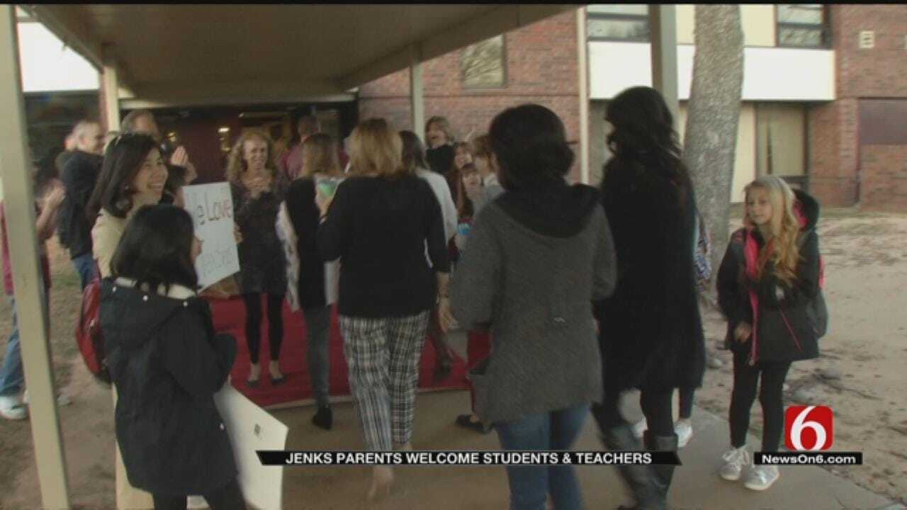 Jenks Rolls Out The Red Carpet For Returning Teachers After Walkout
