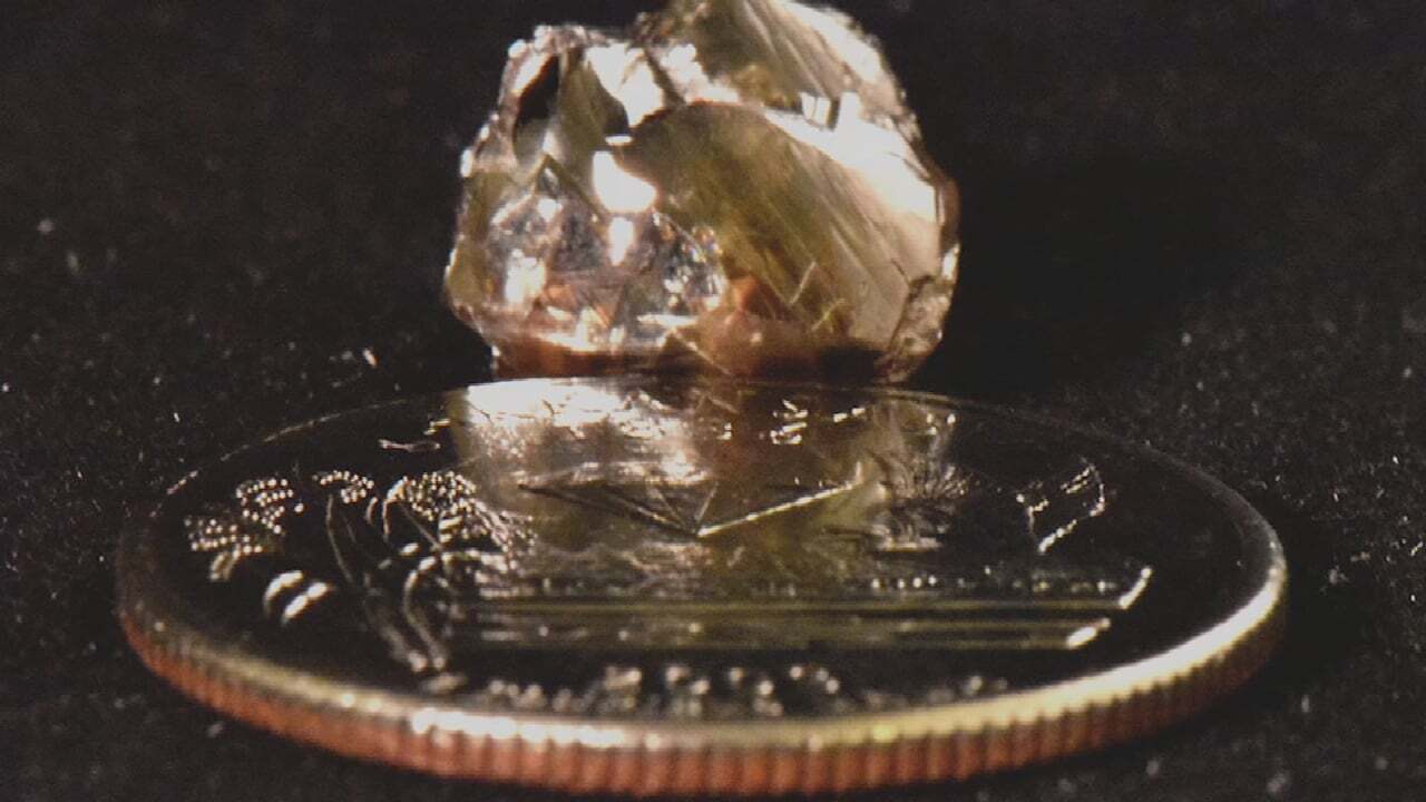 Man Uncovers 9 Carat Diamond At Arkansas State Park