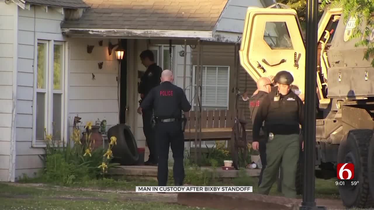Police Arrest A Man After Standoff In Bixby