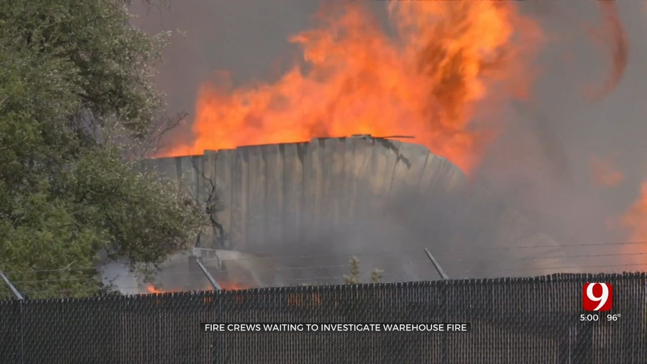 Chickasha Fire Dept. Prepares To Start Investigation Of Large Manufacturing Company Fire