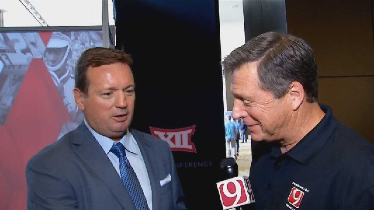 Dean Goes 1-on-1 With OU Head Coach Bob Stoops at Big 12 Media Day