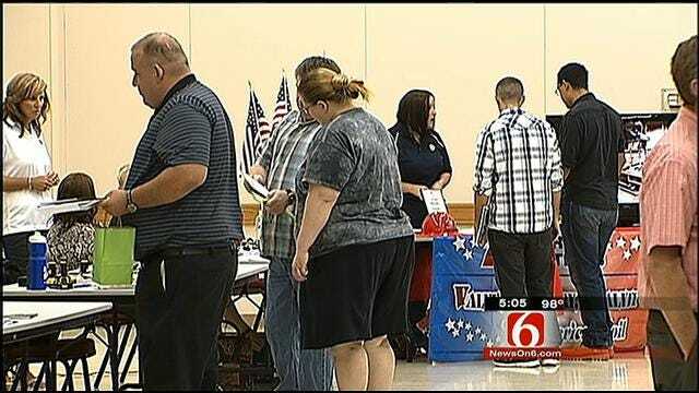 Hundreds Turn Out For Veterans Job Fair