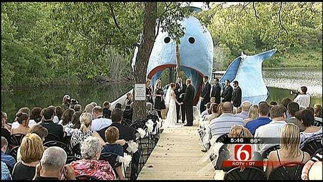 Green Country Couple Marries At Historic Blue Whale On Route 66
