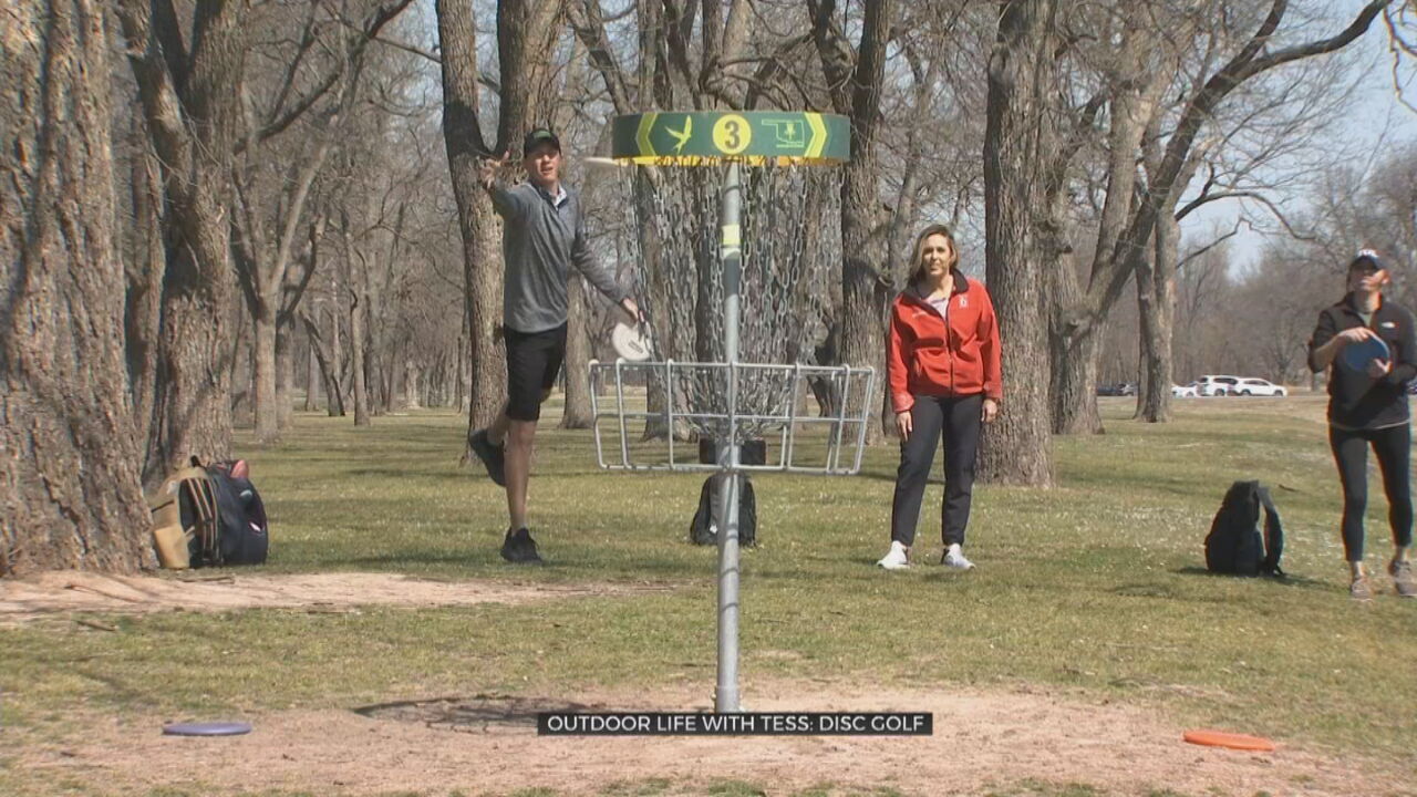 Outdoor Life With Tess Maune: Disc Golfing 