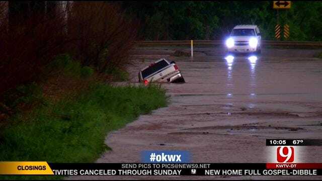 Stranded Drivers Rescue From Rushing Waters In OK