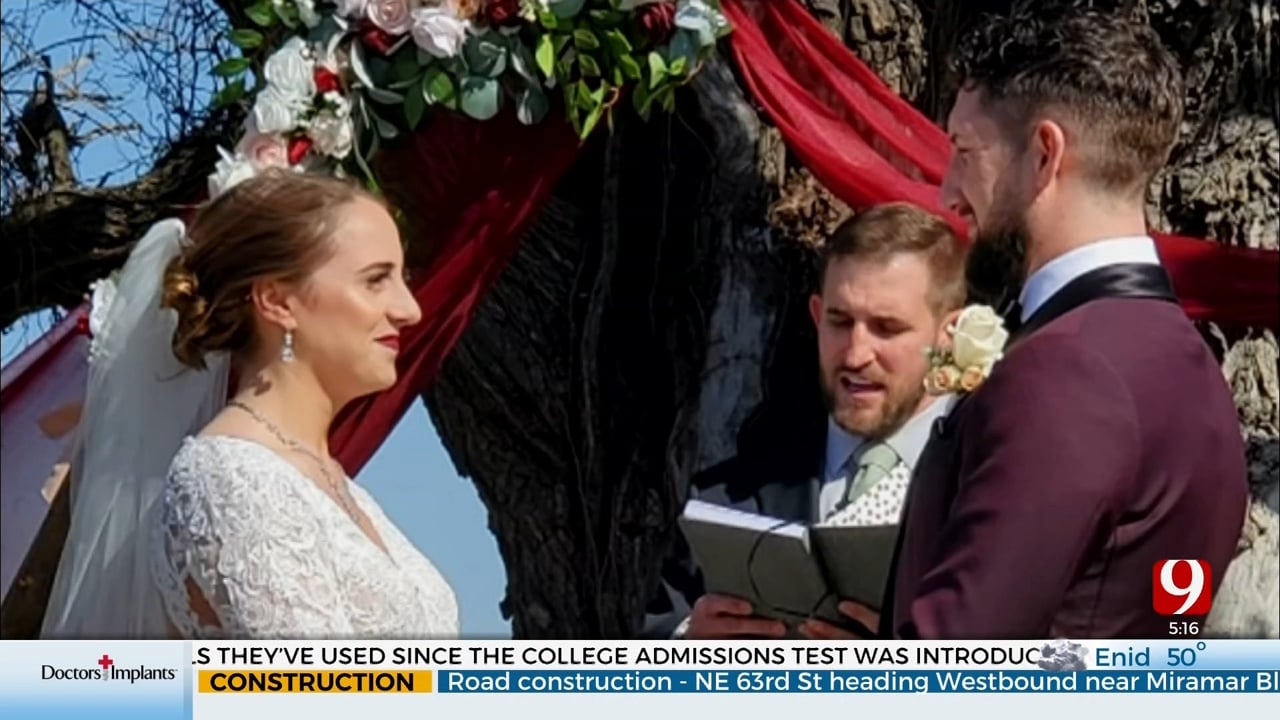 Newlywed Couple Heartbroken After Wedding Photographer's Camera Was Stolen