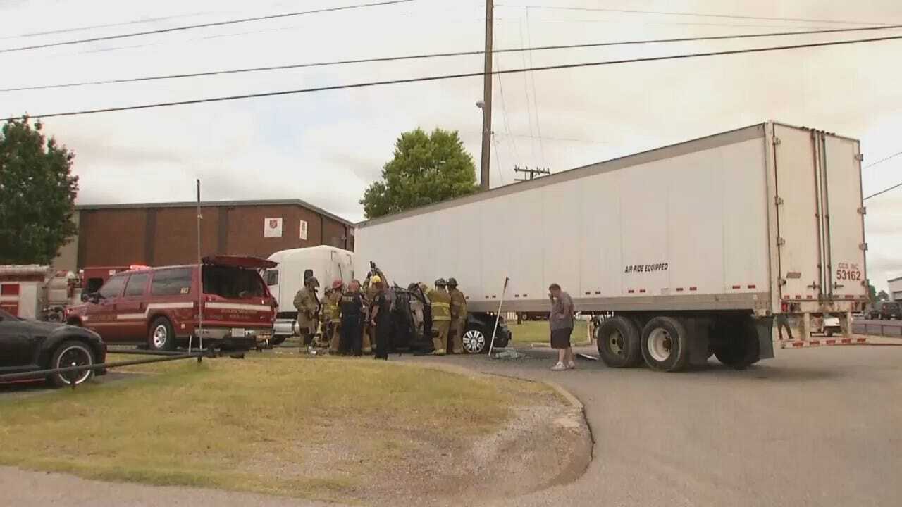 WEB EXTRA: Crash Involving An SUV And Semi Closes Tulsa Street