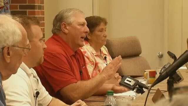 Fort Gibson Flood Victims Speak Mind, Ask For Answers At Meeting