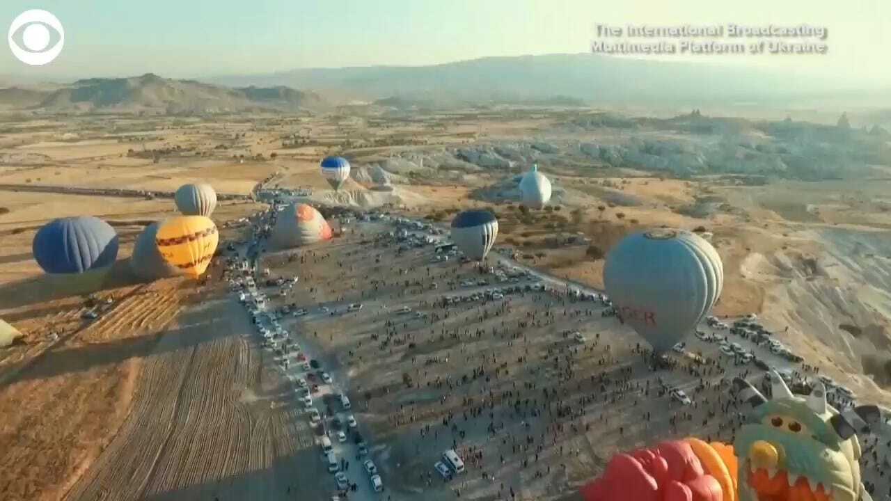 WOW! 150 Hot Air Balloons Float In Turkey For A Festival
