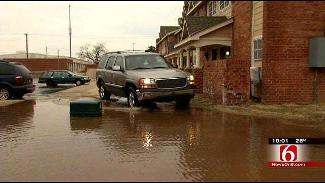 Water Main Breaks, Flooding West Tulsa Apartments