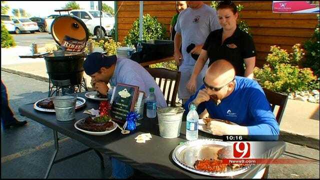 Oklahomans Take Part In Rib-Eating Contest Benefiting Tornado Victims