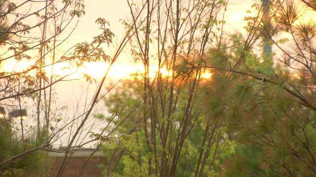 Worshippers Mark Easter Morning With Sunrise Service At Guthrie Green