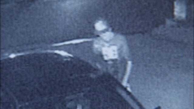 Car Thieves Caught On Video In Oklahoma City