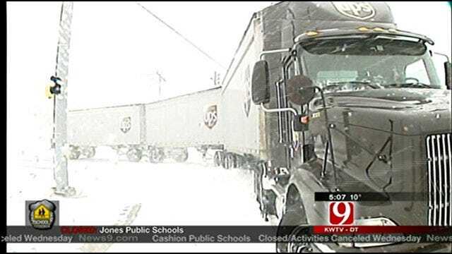 Leaders Urge Drivers To Stay Home, Keep Roads Clear