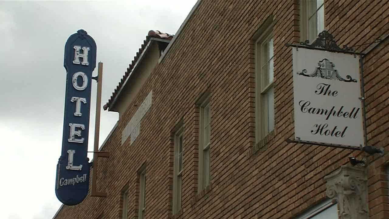 Historic Tulsa Hotel Has Room Dedicated To ‘The Outsiders’ Author