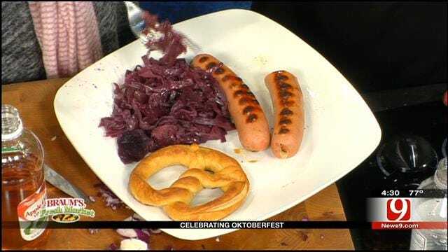 Bratwurst With Braised Red Cabbage