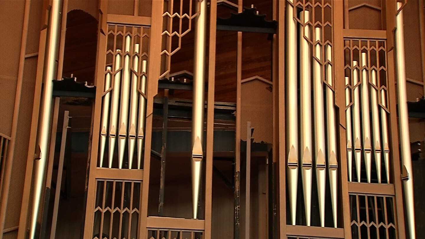 Large Pipe Organ Removed From Tulsa Church