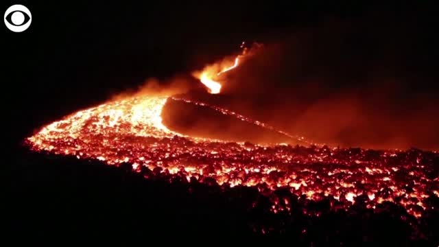 Watch: Lava Flows From The Pacaya Volcano In Guatemala