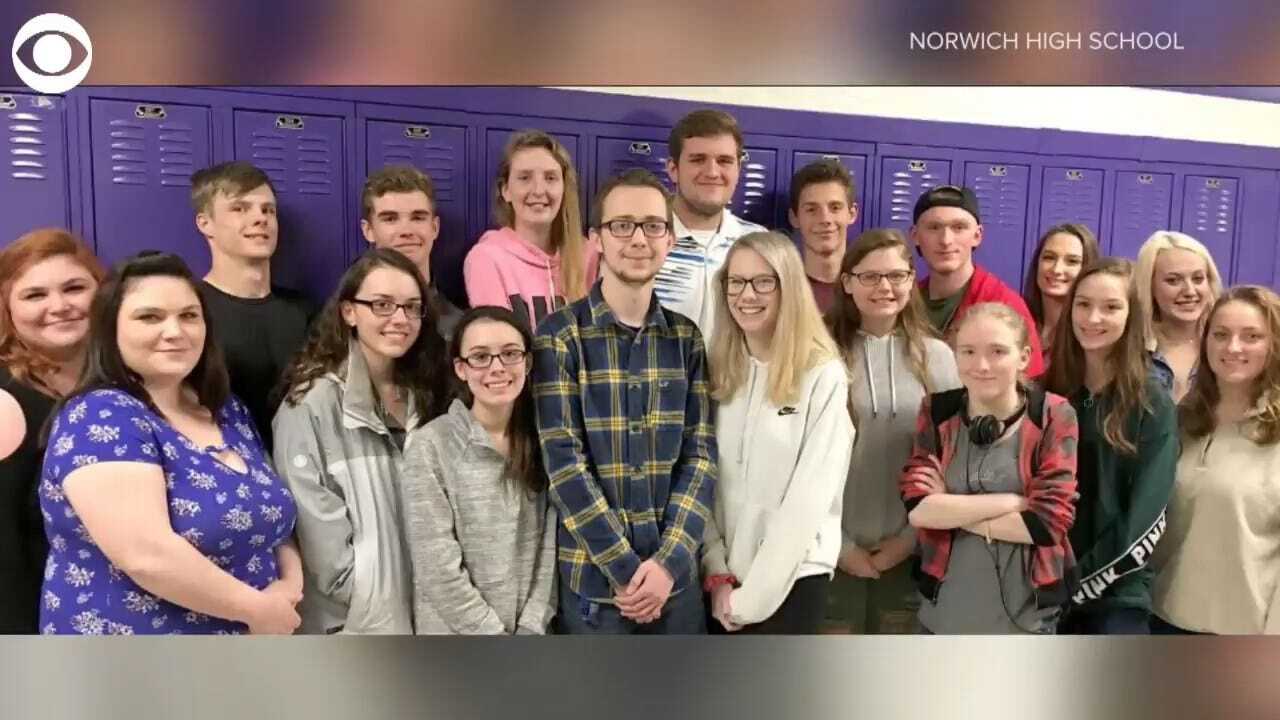 9 Sets Of Twins Graduate From Same School