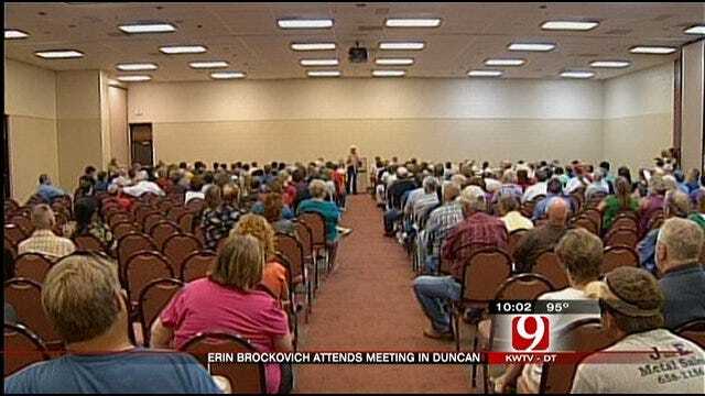 Erin Brockovich Attends Meeting In Duncan To Discuss Contaminated Water Problem