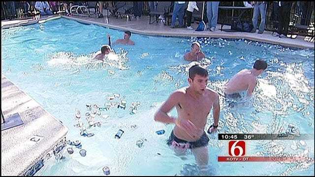 Tulsans Celebrate New Year With A Splash In Icy Water