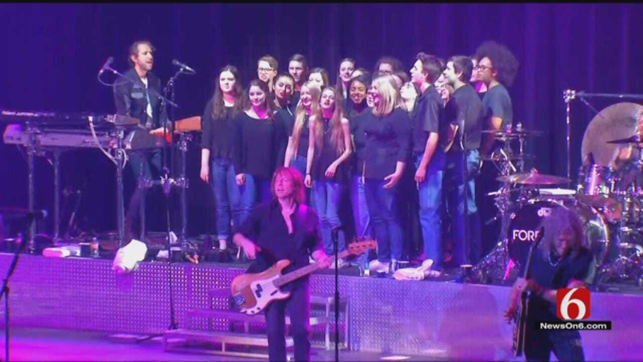 Union Choir Takes Stage With Foreigner