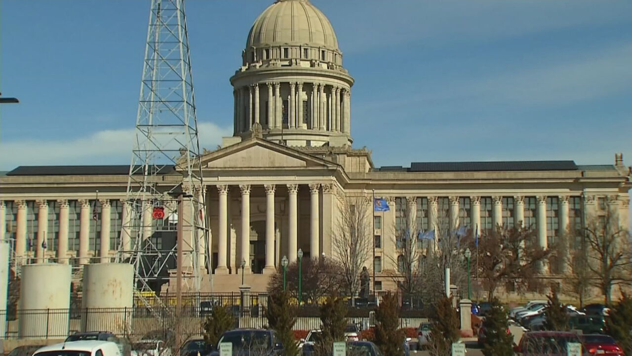 Oklahoma Lawmakers Pass Bill To Provide 6-Weeks Paid Maternity Leave To State Employees