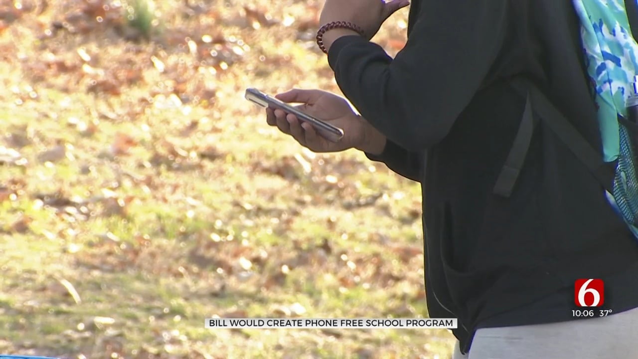 Proposed Bill Would Make Oklahoma Classrooms 'Cell Phone Free'