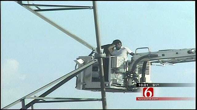 Tulsa Tower Standoff Ends After Man Surrenders