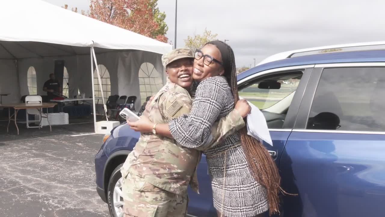 Army Mom Receives Car For Veteran's Day 